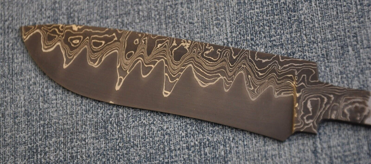 A.Marushin Damaszener Stahl Jagdmesser Klinge San Mai Laminat Technik